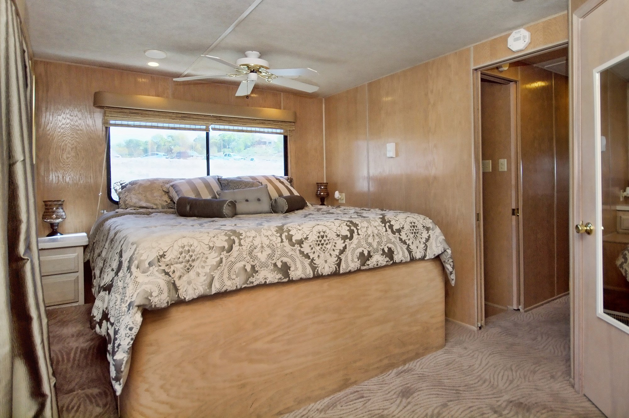Lake Travis Houseboat Rental