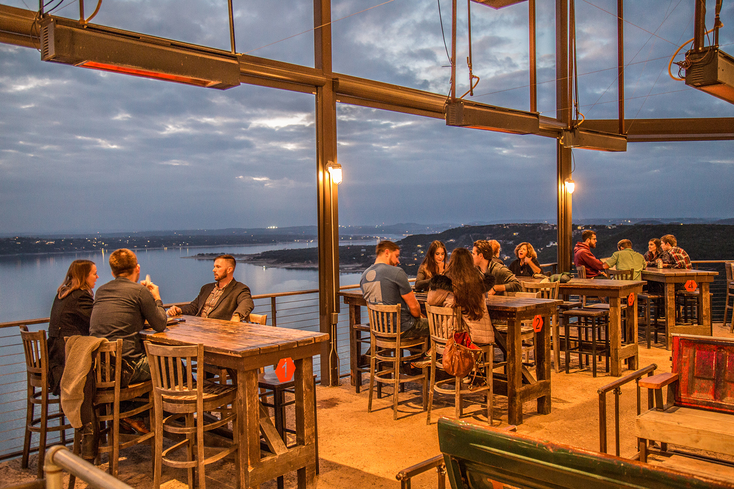 Best Lake Travis Lakeside Restaurants