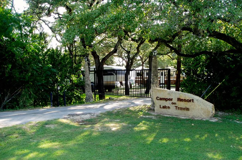 Camper Resort - Lake Travis RV Park