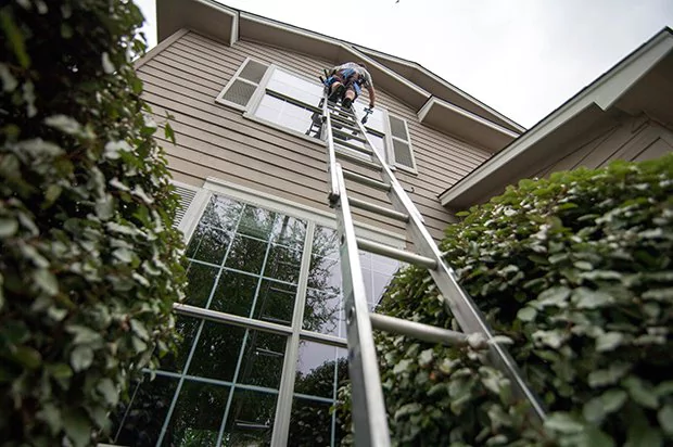 Gwyndows Windows - Lake Travis Window Cleaning