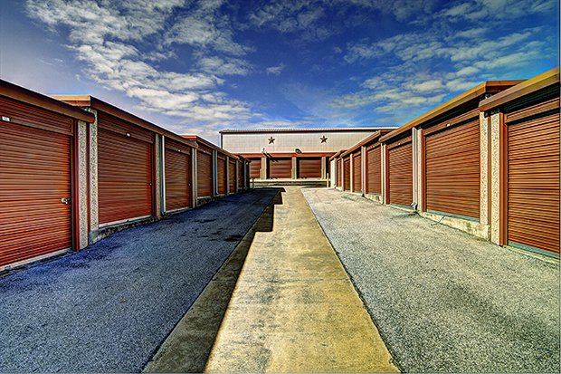 EZ Lakeway Storage - Lake Travis Storage Facility