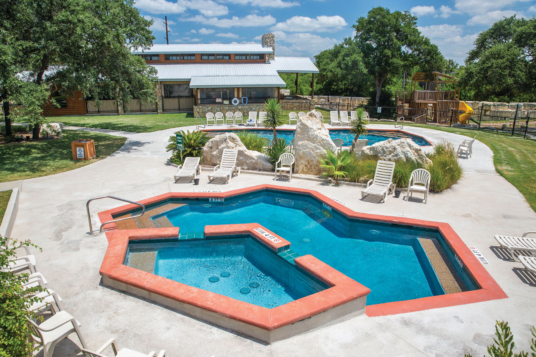 La Hacienda Lake Travis RV Park and Cottages