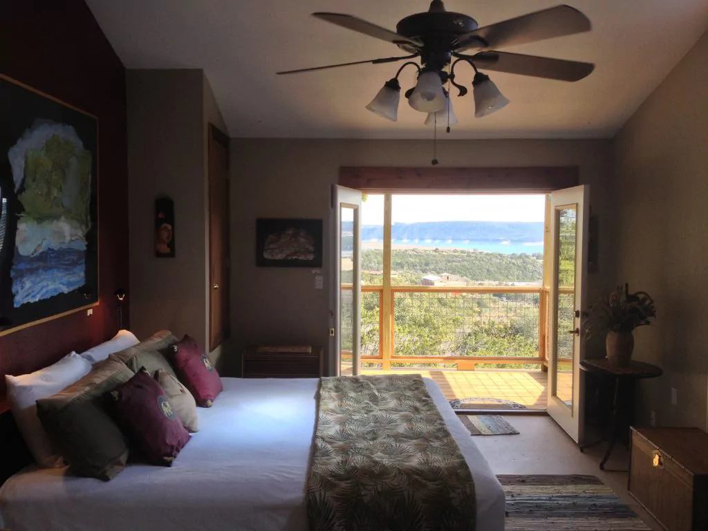 Lake Travis Tree Lodge - Lake Travis Vacation Rental-lodge-01