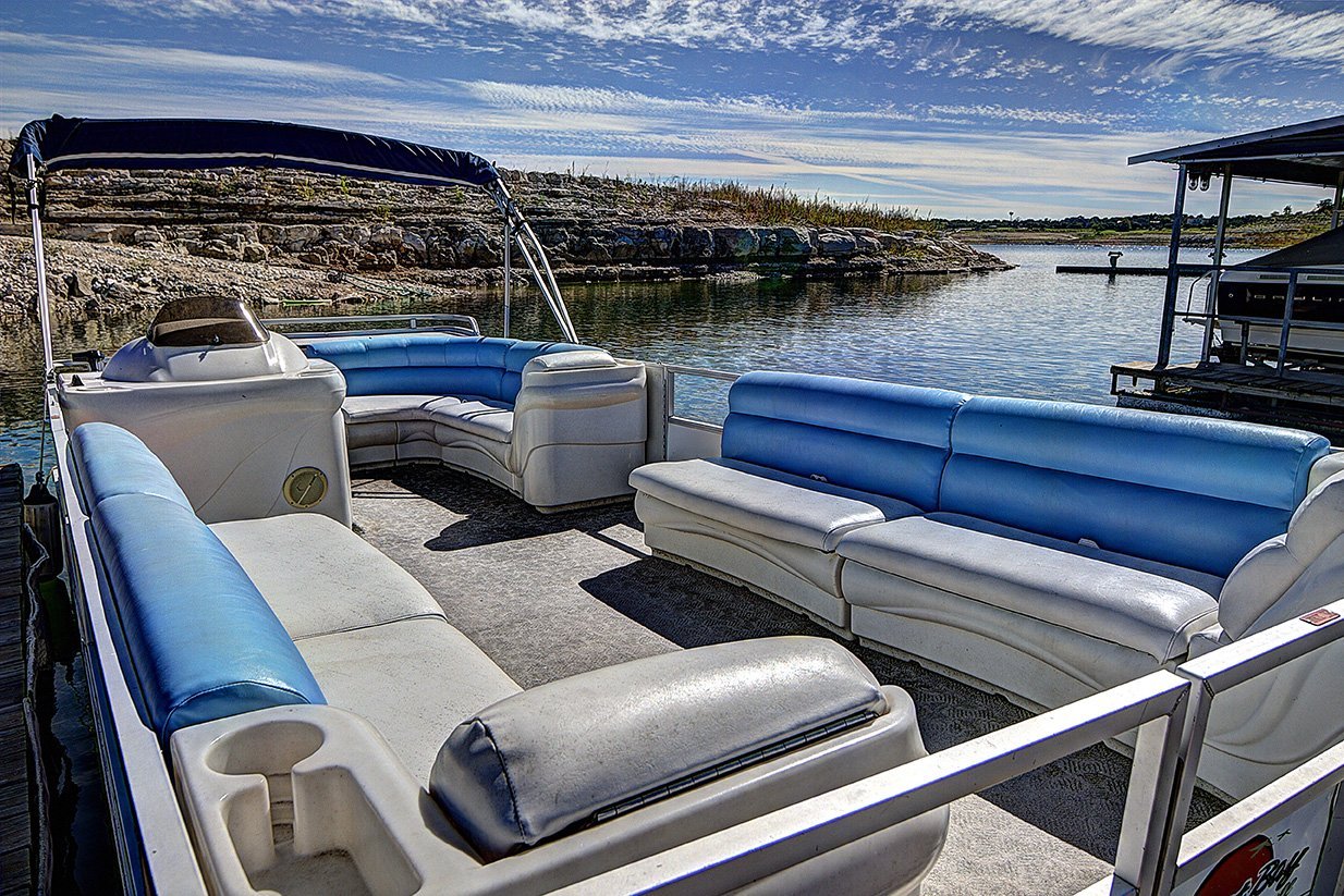 Beachfront Boat Rentals - Lake Travis Party Barges