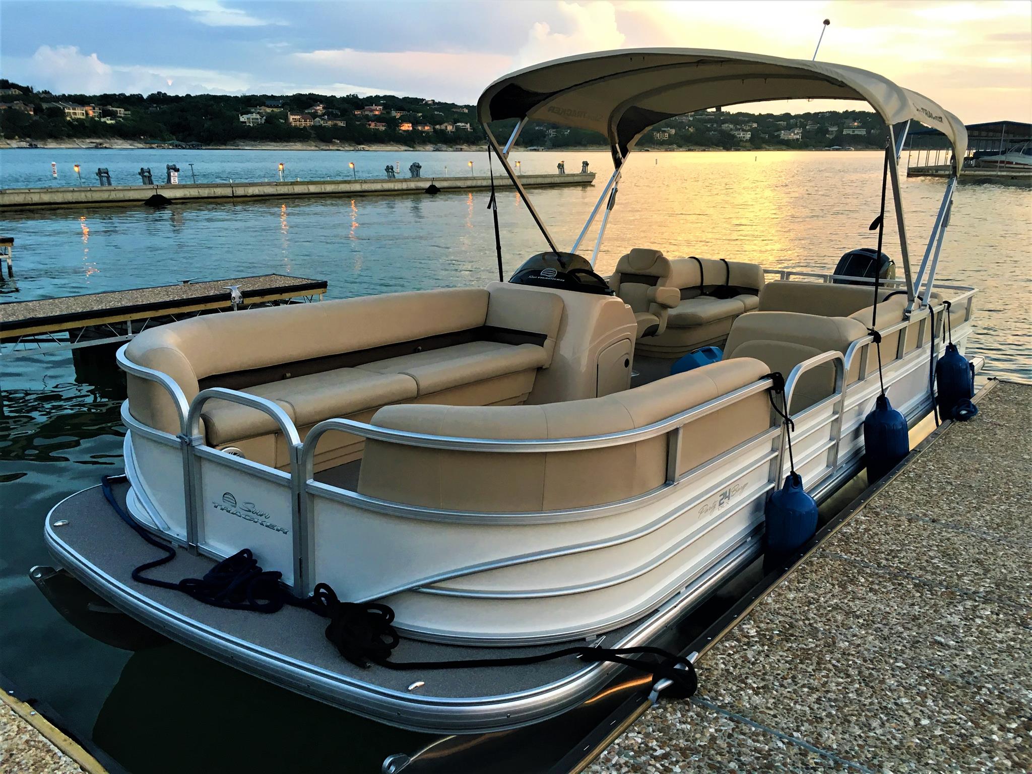 Splendo's Lake Austin And Lake Travis Boat Rentals - LakeTravis