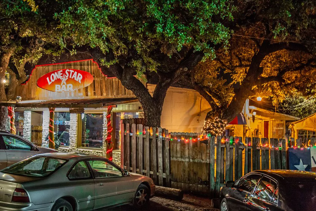 Lone Star Bar - North Lake Travis Honky Tonk