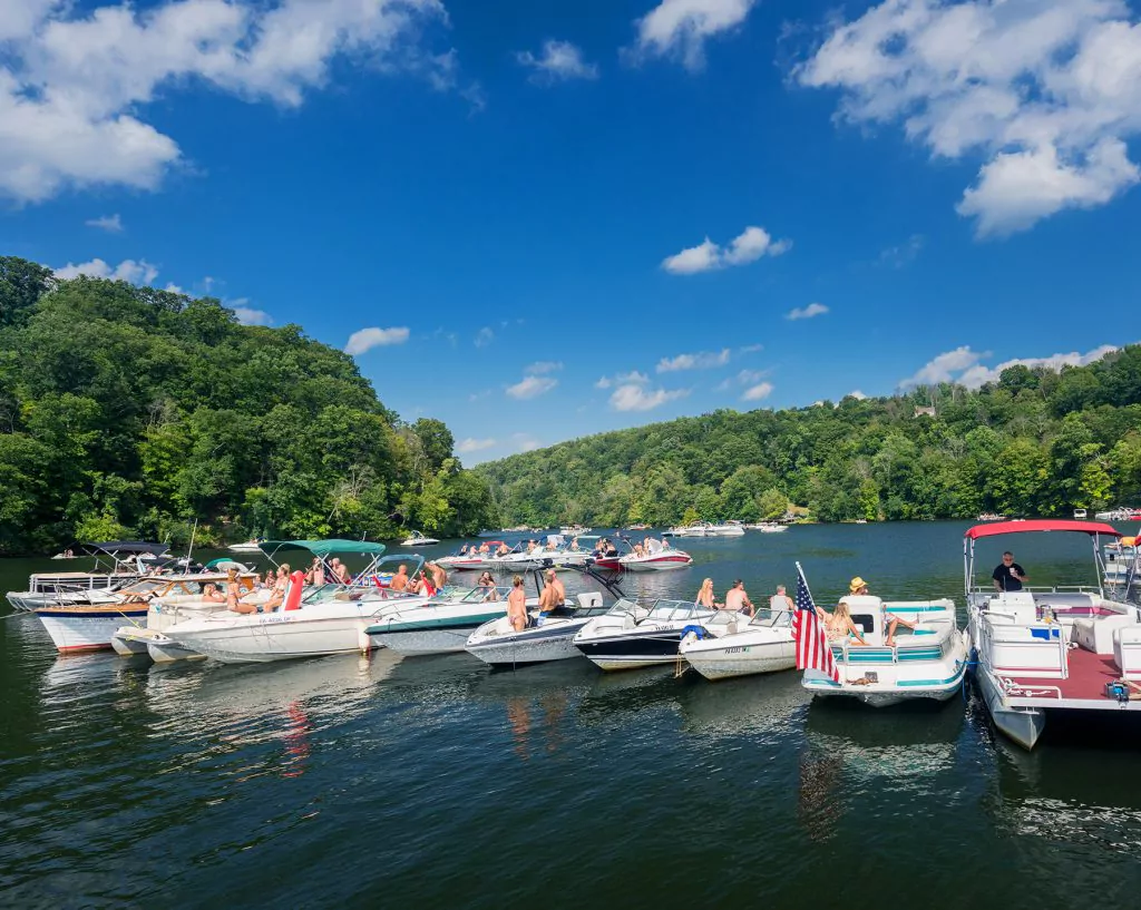 Tied Up Boat Rentals - Lake Travis Pontoon Boat Rentals