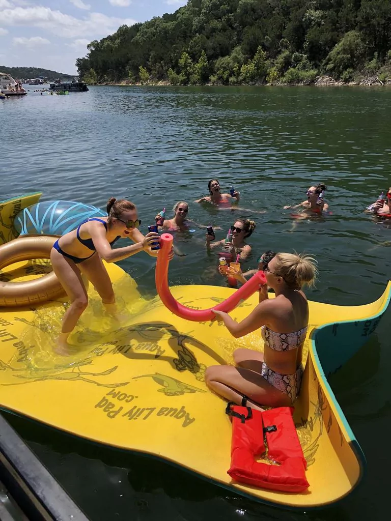 Tied Up Boat Rentals - Lake Travis Pontoon Boat Rentals