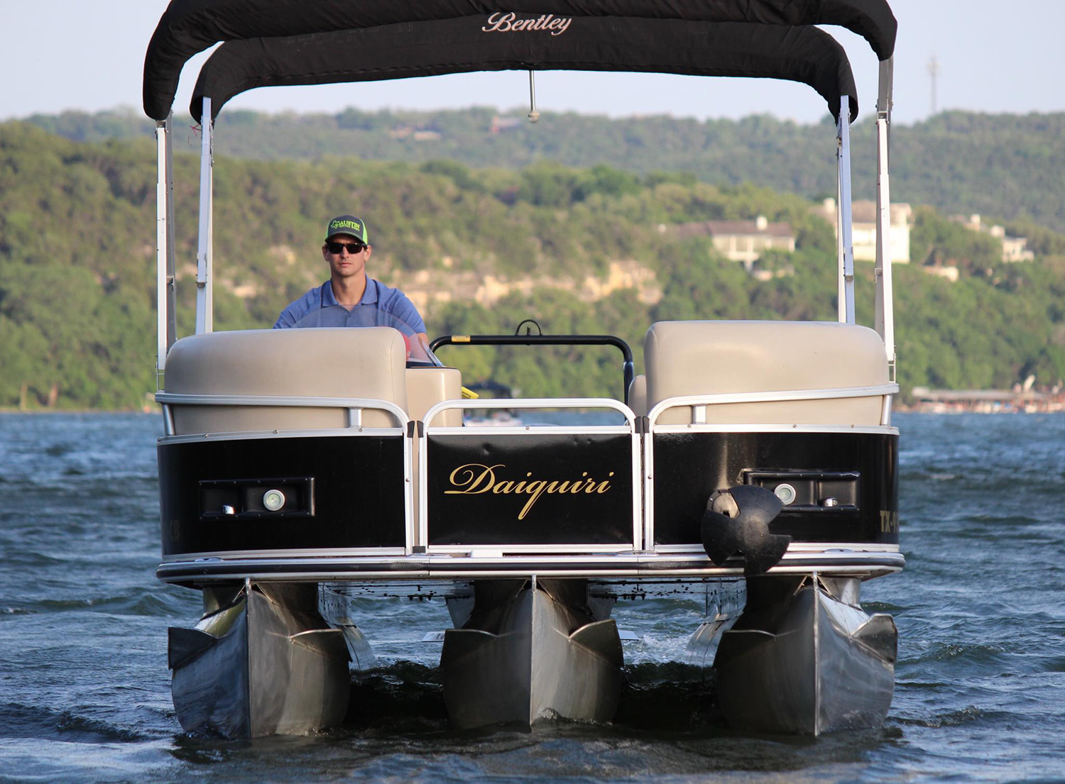 Austin Rental Boats - Lake Travis and Lake Austin Boat Rentals