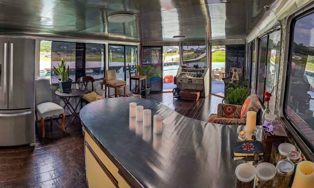La Mala - Lake Travis Houseboat Rental