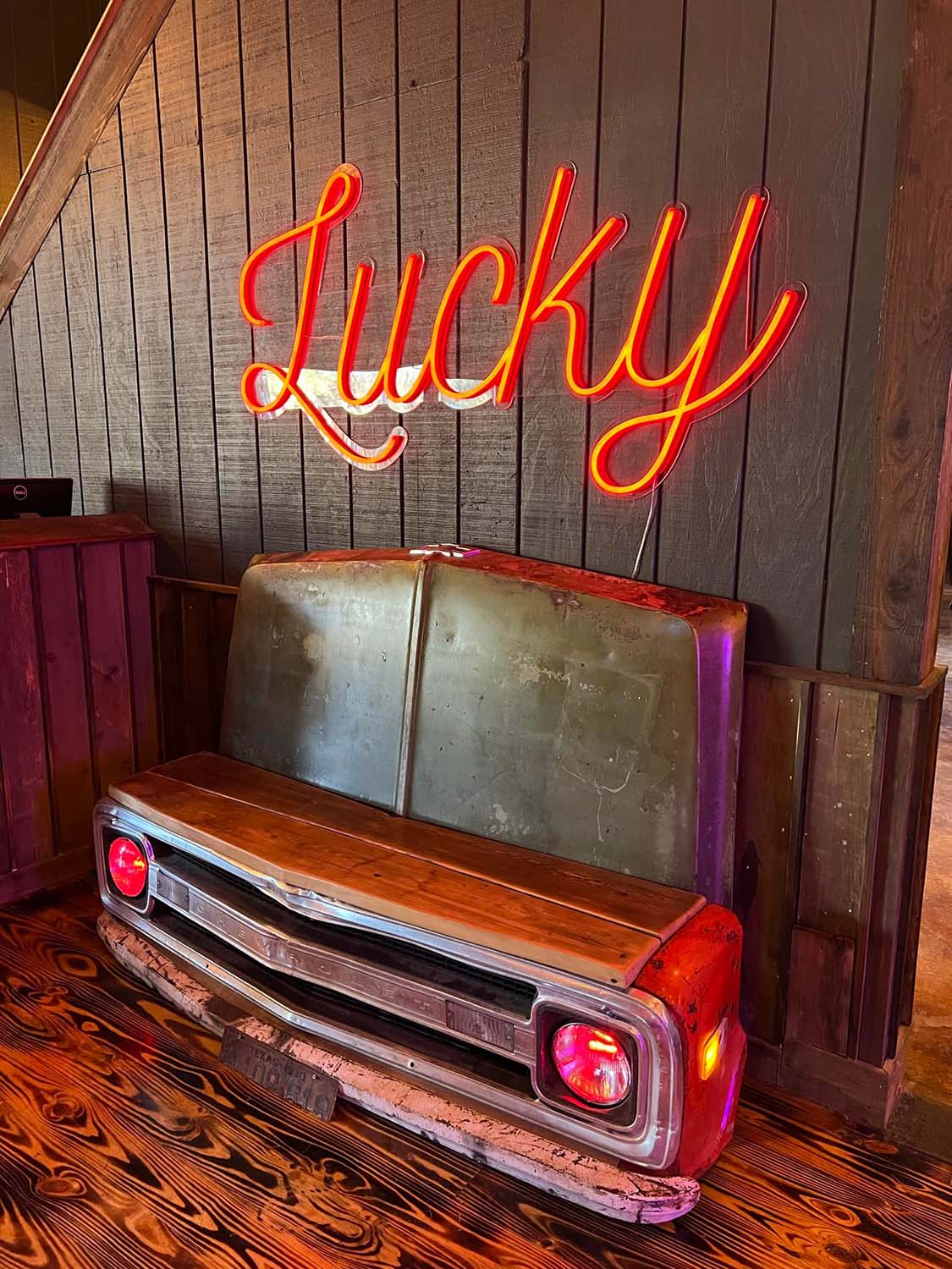 Lucky Rabbit Live Music Bar & Kitchen - Jonestown, TX