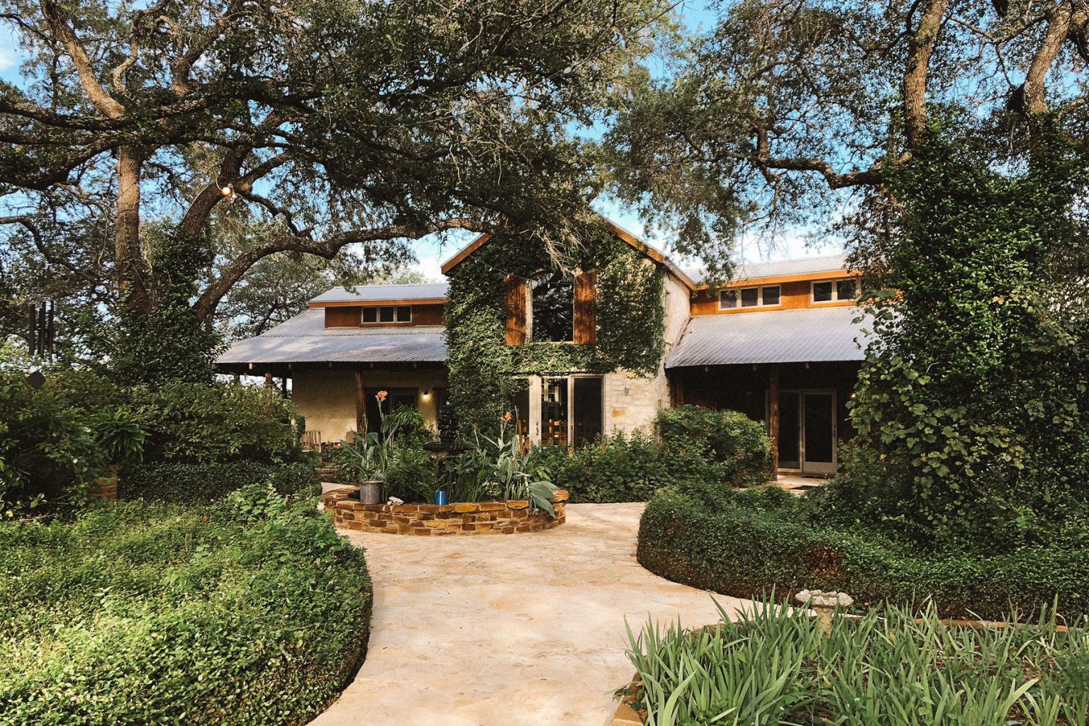 hudson-bend-ranch-lake-travis-wedding-and-event-venue